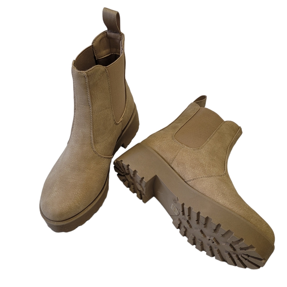 🆕️ Dirty Laundry Pull-on Combat Boots
